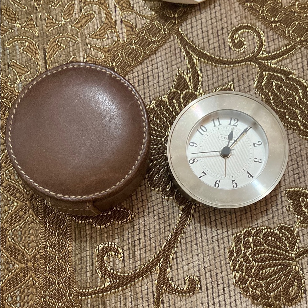 Coach travel clock